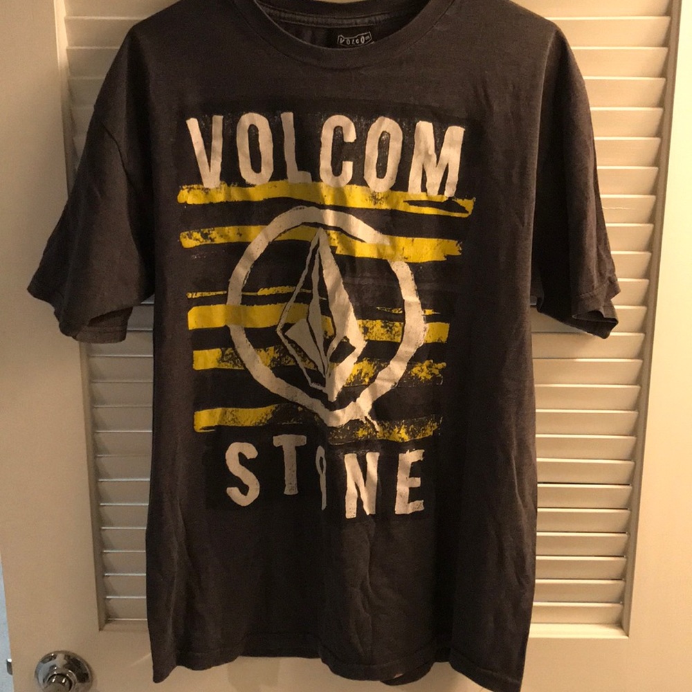 Volcom gray mens large graphic tee